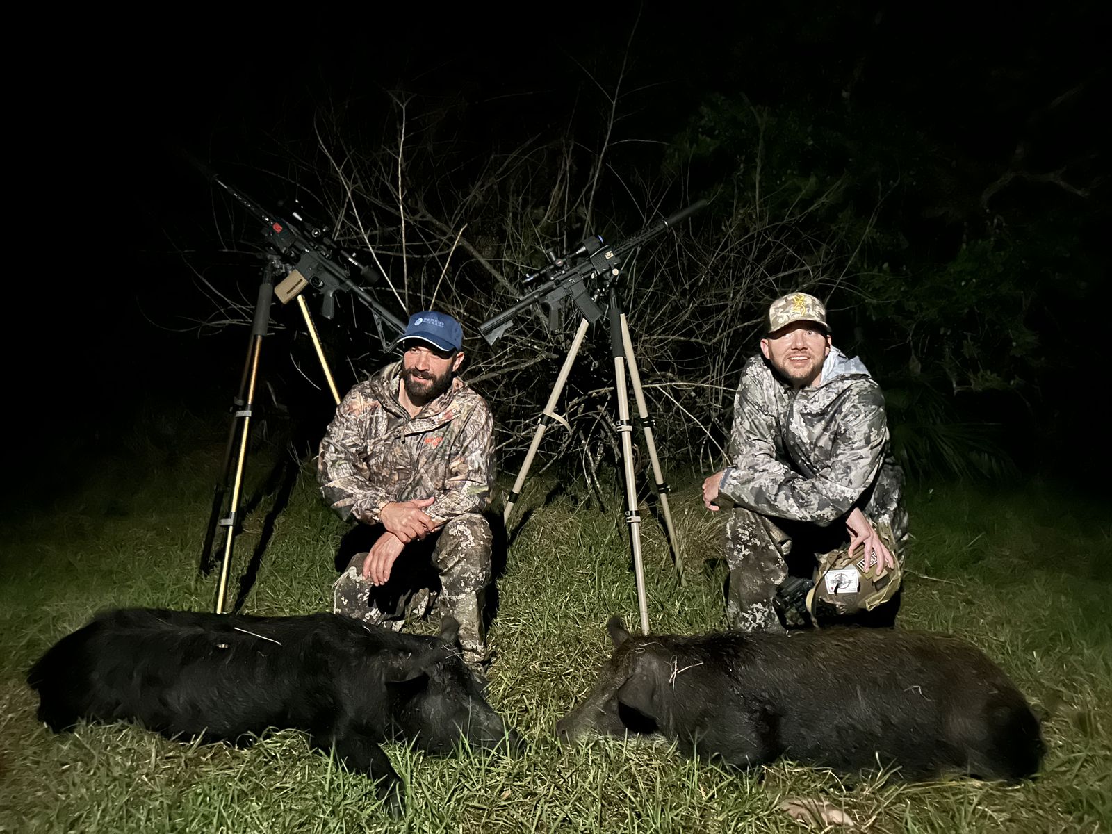 Night hog hunt with thermal rifles